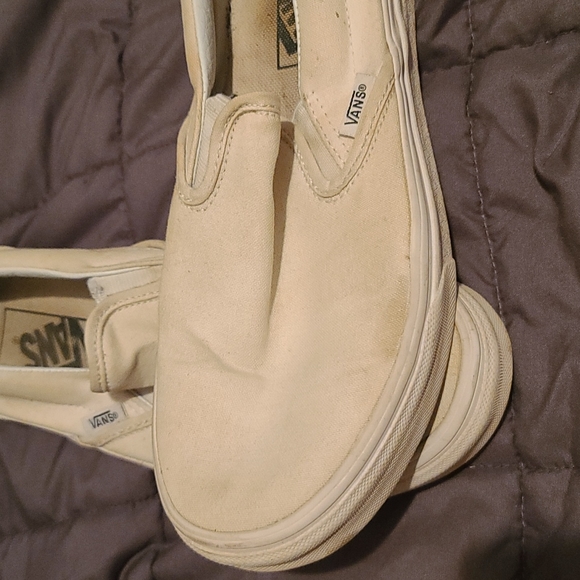 Vans - Picture 3 of 4